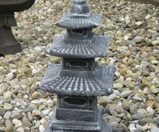3 daks pagode klein